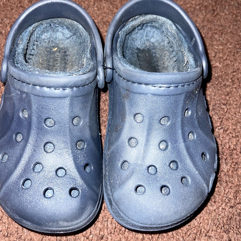 Boys size 9C crocs
